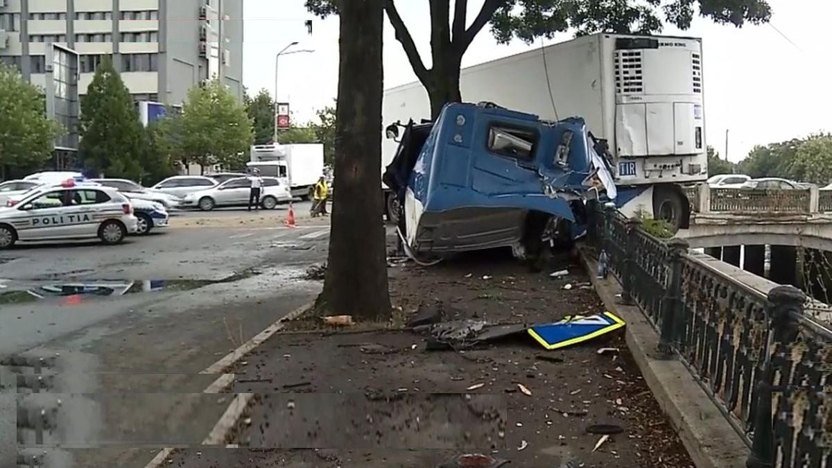 accident tir dambovita