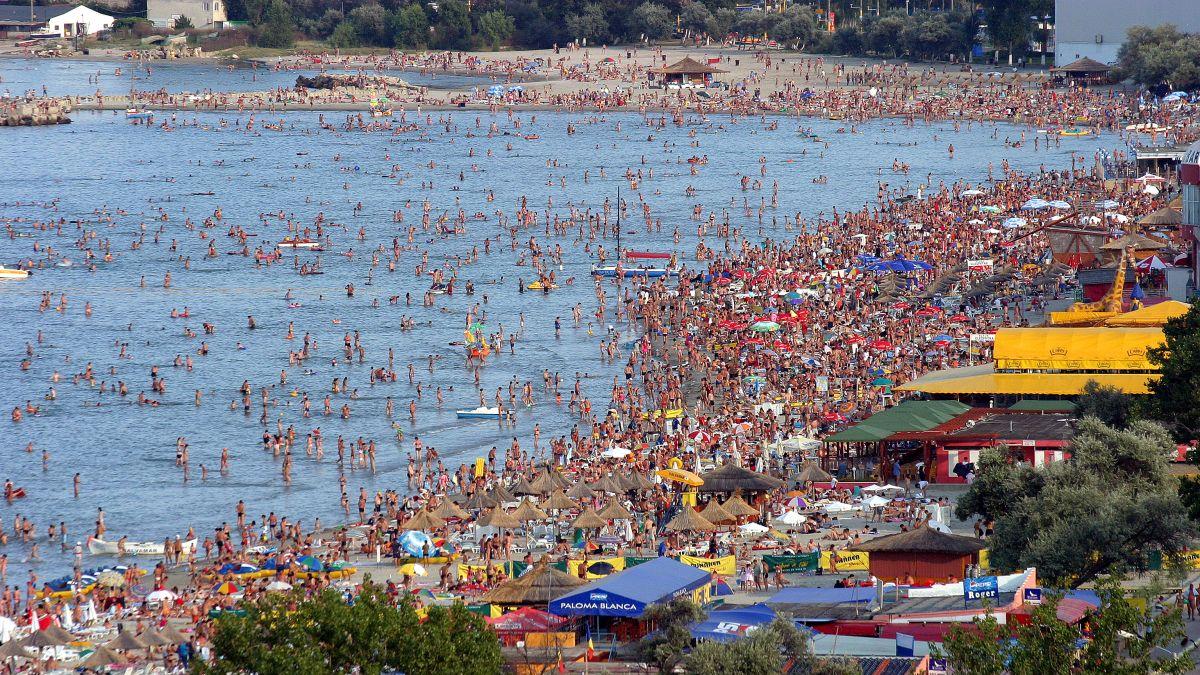 Mare aglomeraţie la mare! Preţurile vor intra la apă, iar turiştii vor profita de tarifele de cazare