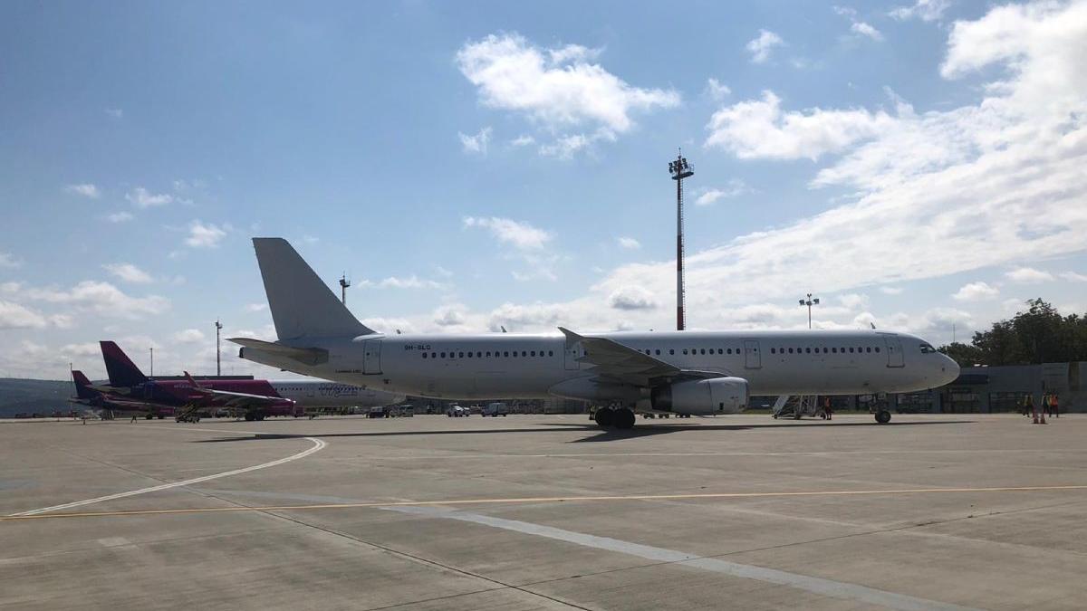 avion aeroport iasi 30 august 2021