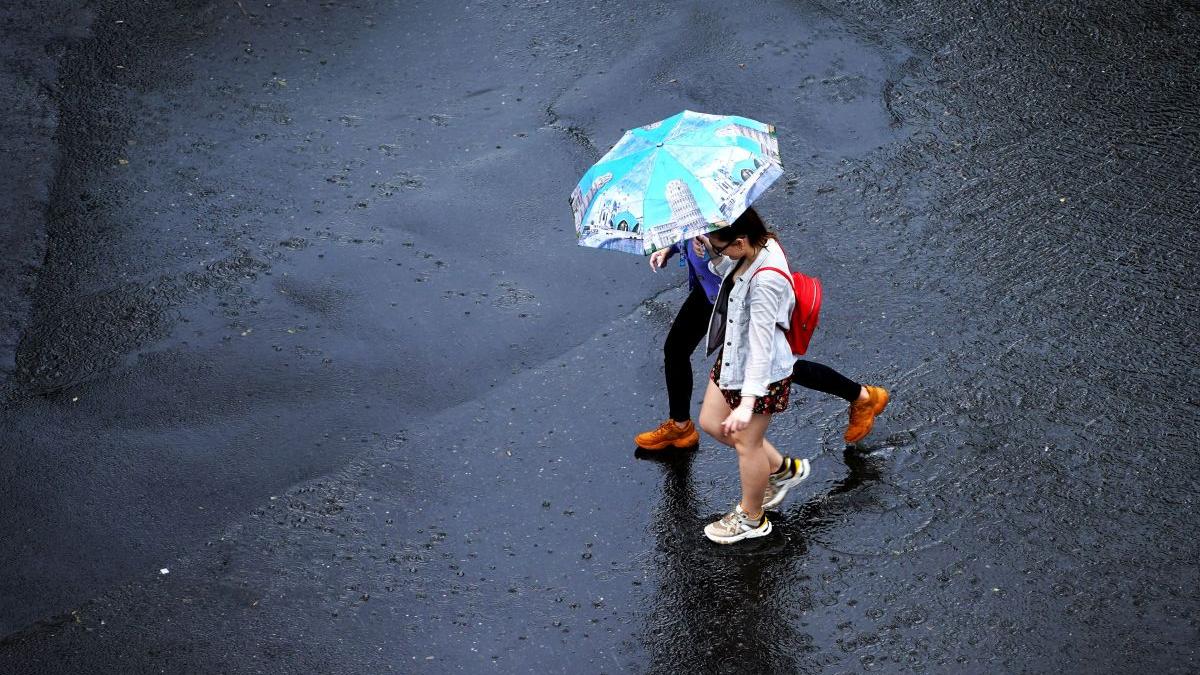 Vremea se schimbă radical în orele următoare! Avertizare meteo de ploi și vijelii pentru cea mai mare parte a țării