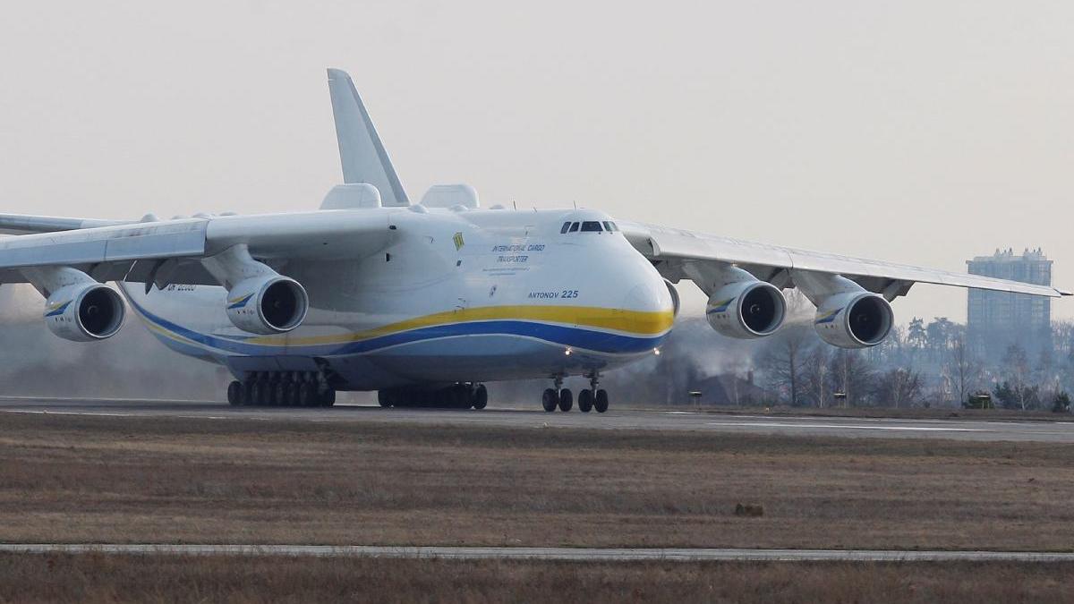 avion-bucuresti-Antonov AN 225 Mriya