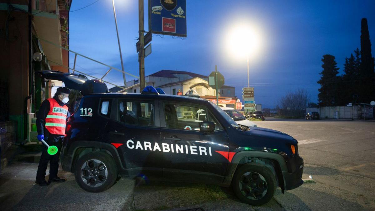 carabinieri romani lovire politist roma