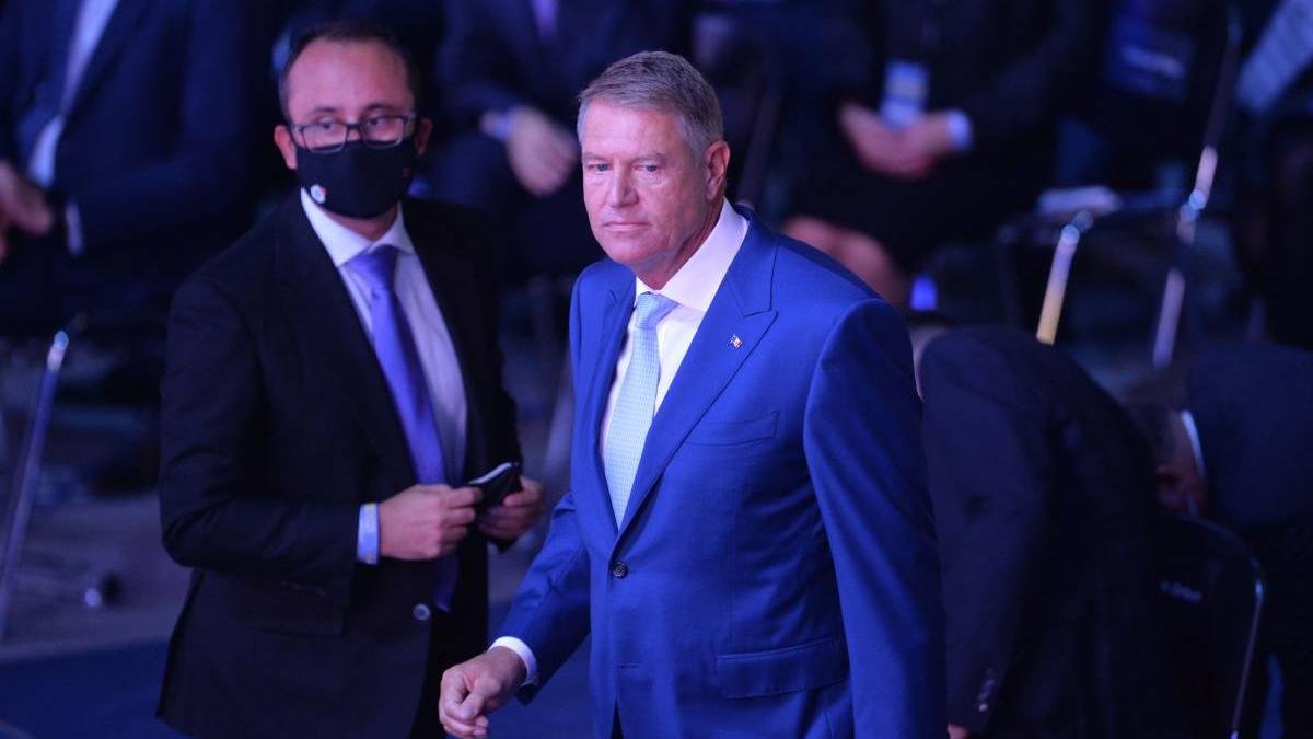 klaus-iohannis-amenda-masca