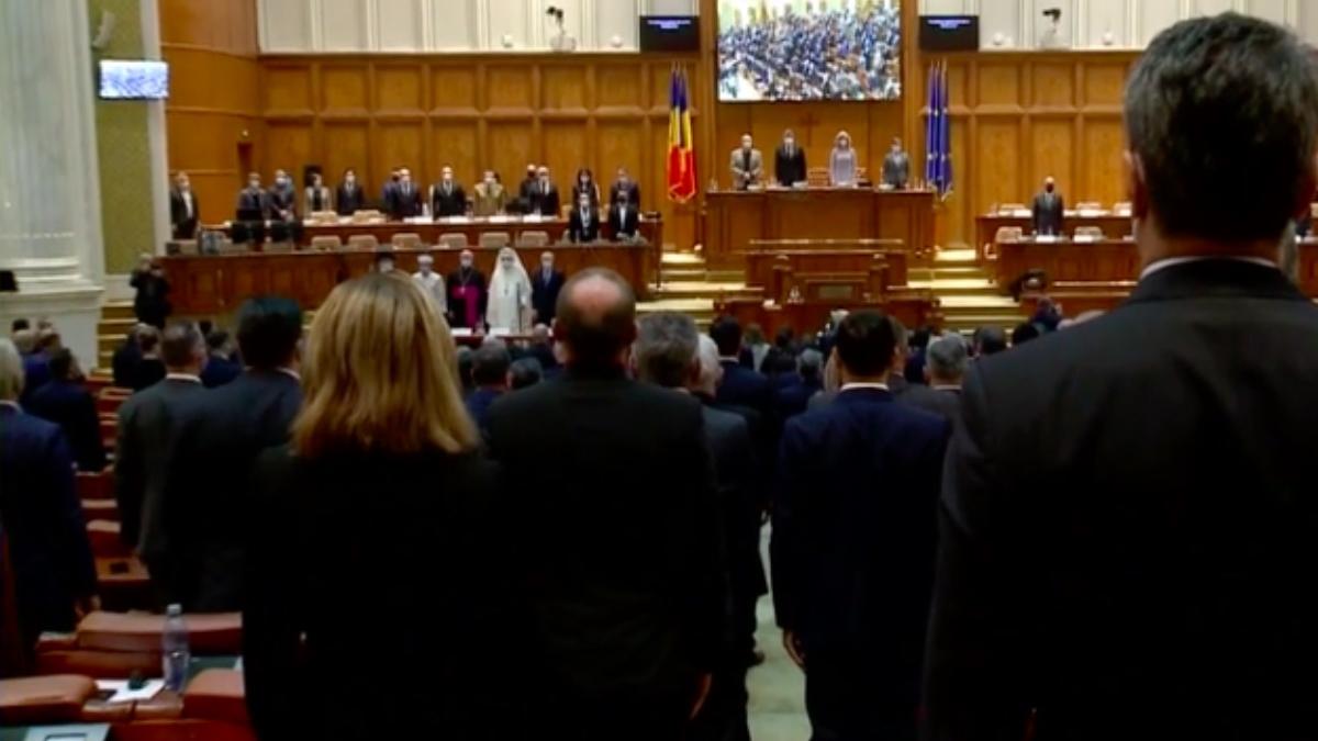 sedinta-solemna-parlament-1-decembrie