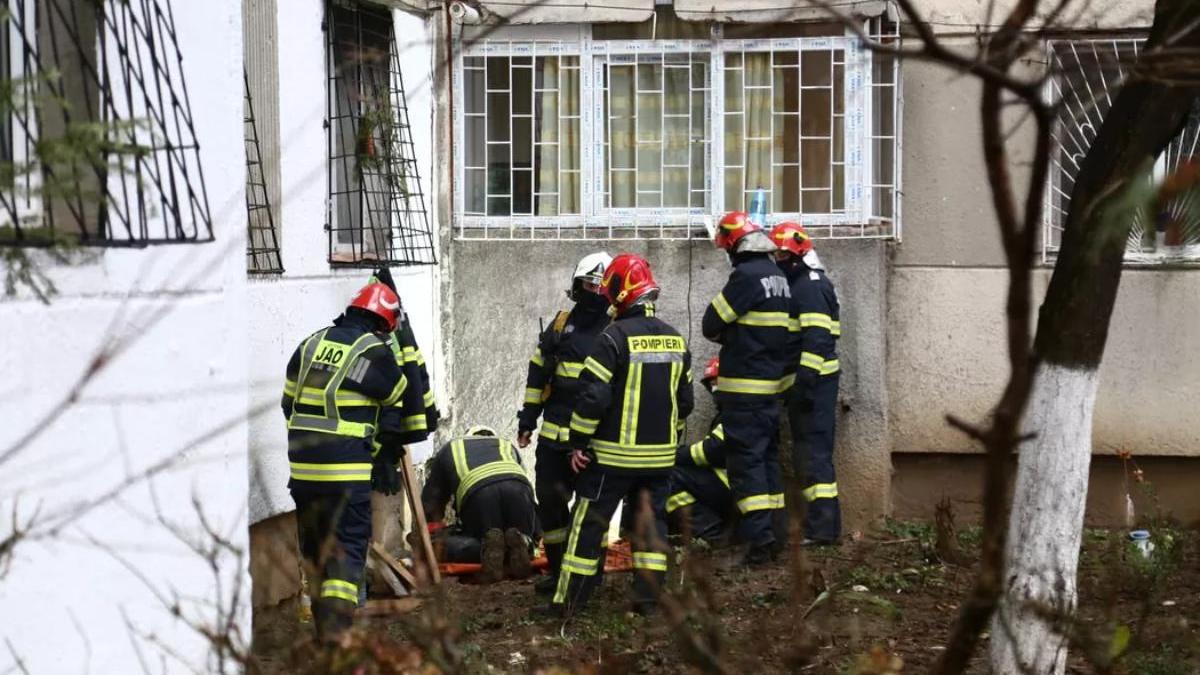 femeie-blocata-gura-aersire-bloc-bucuresti