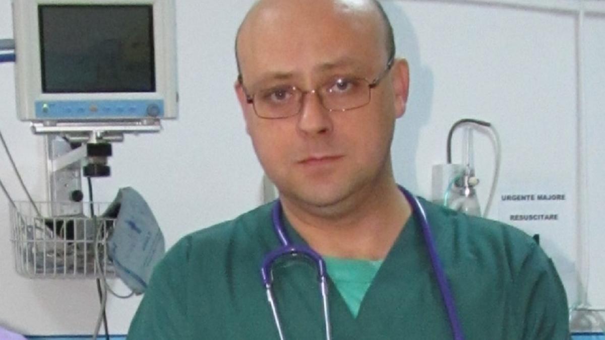 Un medic de 46 de ani din Botoşani a murit după ce a ieşit din gardă. Colegii susţin că suprasolicitarea la muncă e de vină