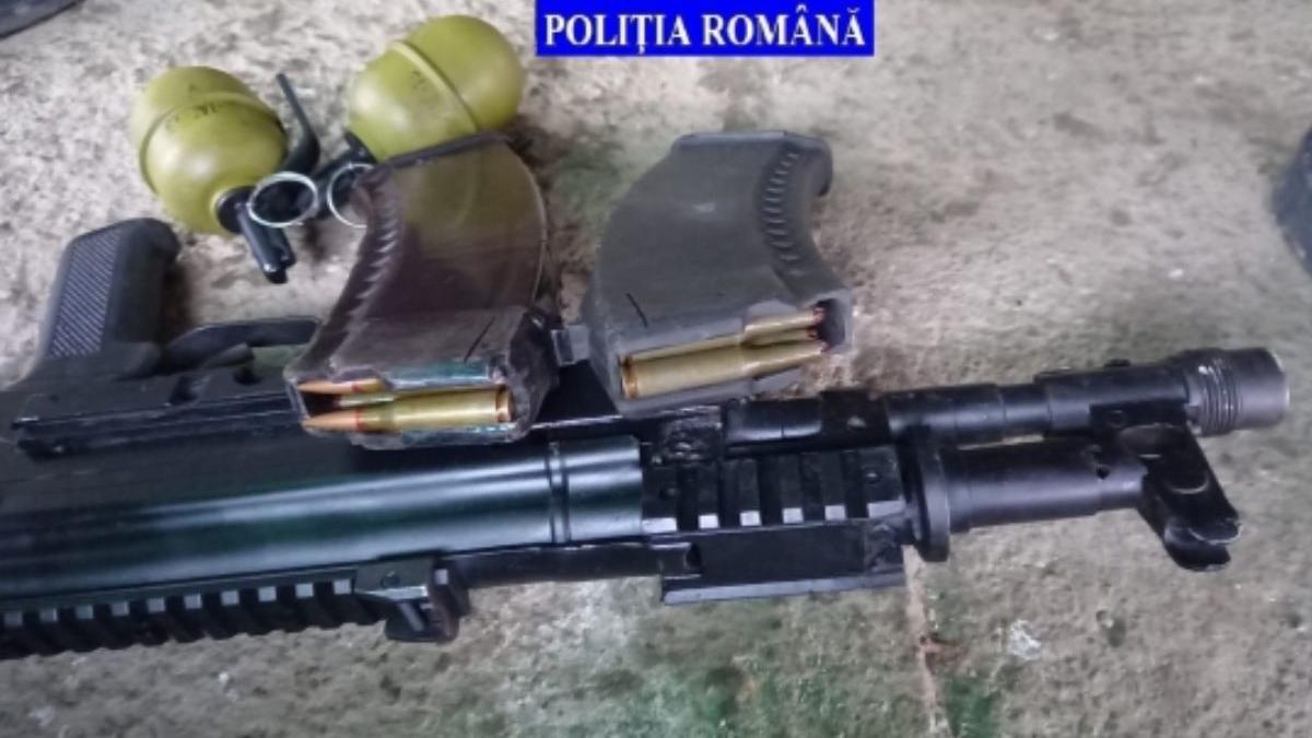 grenade pistoale cartuse casa tanar vulcan