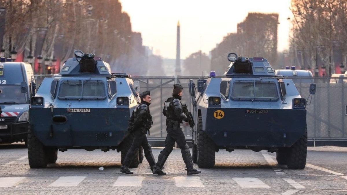 proteste paris februarie 2022