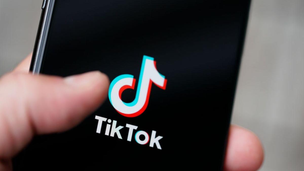 tiktok suspenda partial servicii rusia