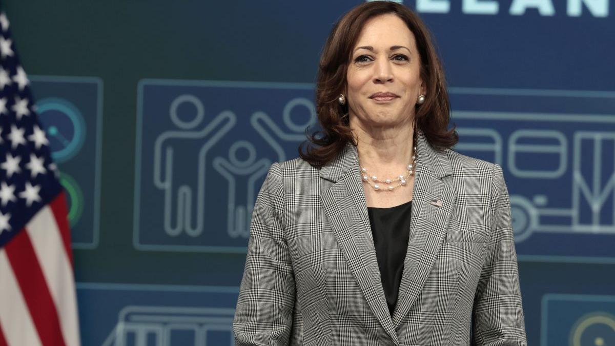 Cine este Kamala Harris, vicepreședintele SUA care va ajunge mâine în România