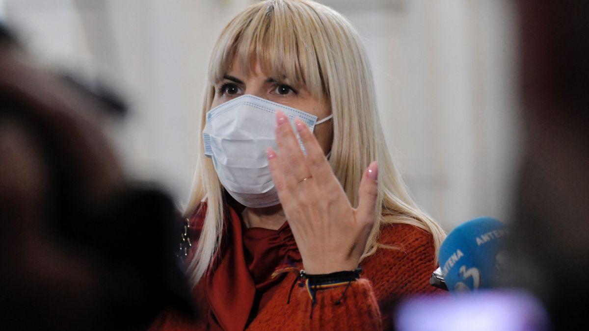 Elena Udrea răbufnește după ce Traian Băsescu a fost declarat colaborator al Securității: ”Marș înapoi în groapa de gunoi moral a societății!”