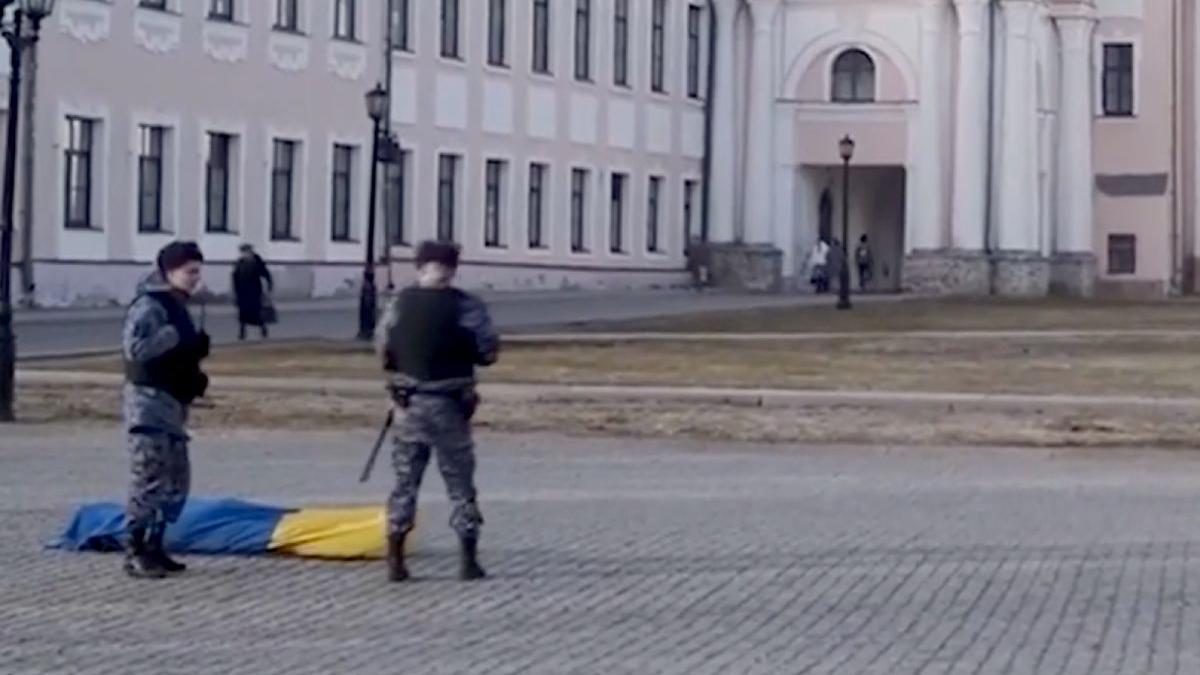 activist rus protest crime razboi ucraina