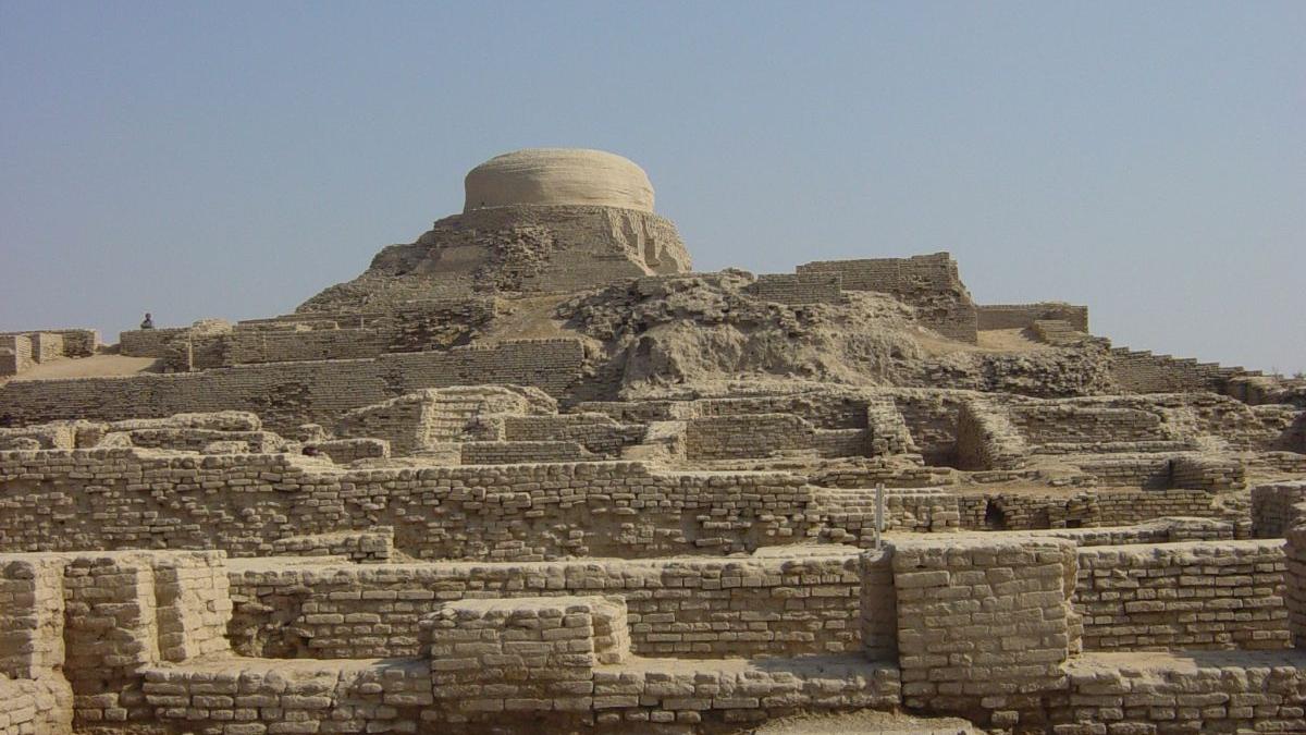 Mohenjo-Daro-By Junhi Han Wikipedia