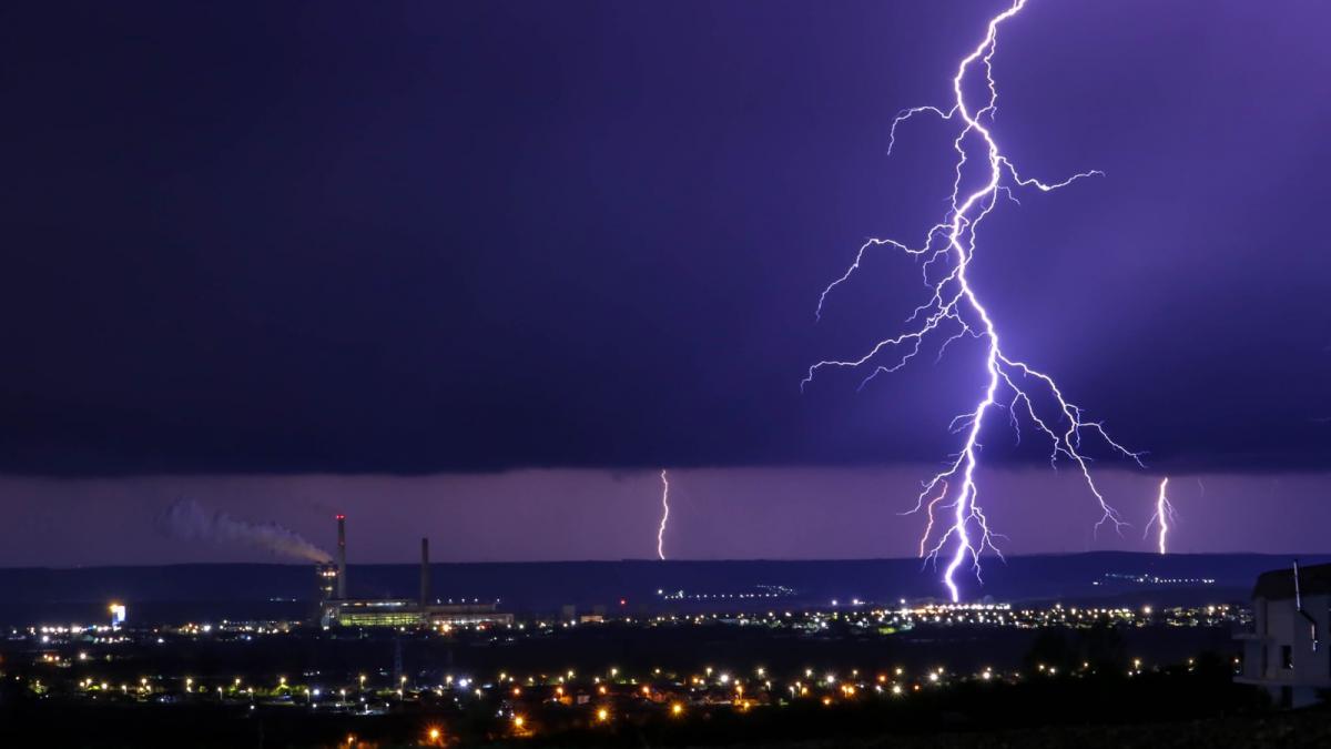 fenomen meteo spectaculos cluj nor cumulonimbus