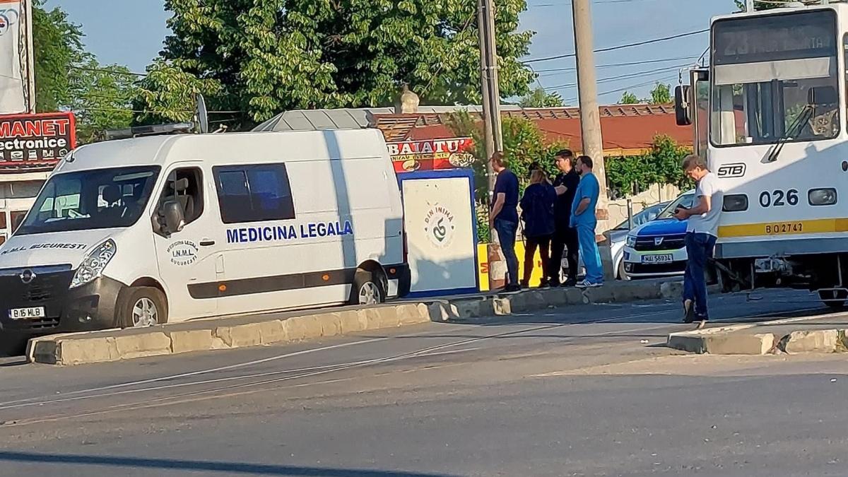 Un pensionar a fost găsit mort într-un tramvai din Bucureşti