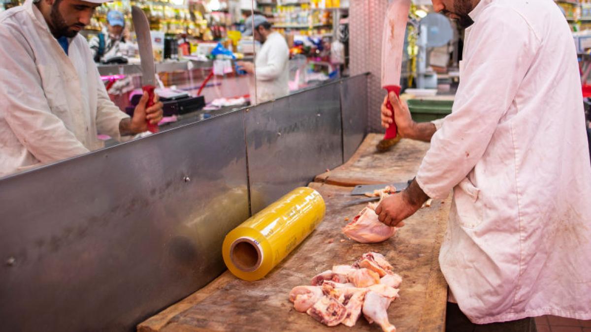 Ce a descoperit o femeie în punga cu carne luată de la supermarket 