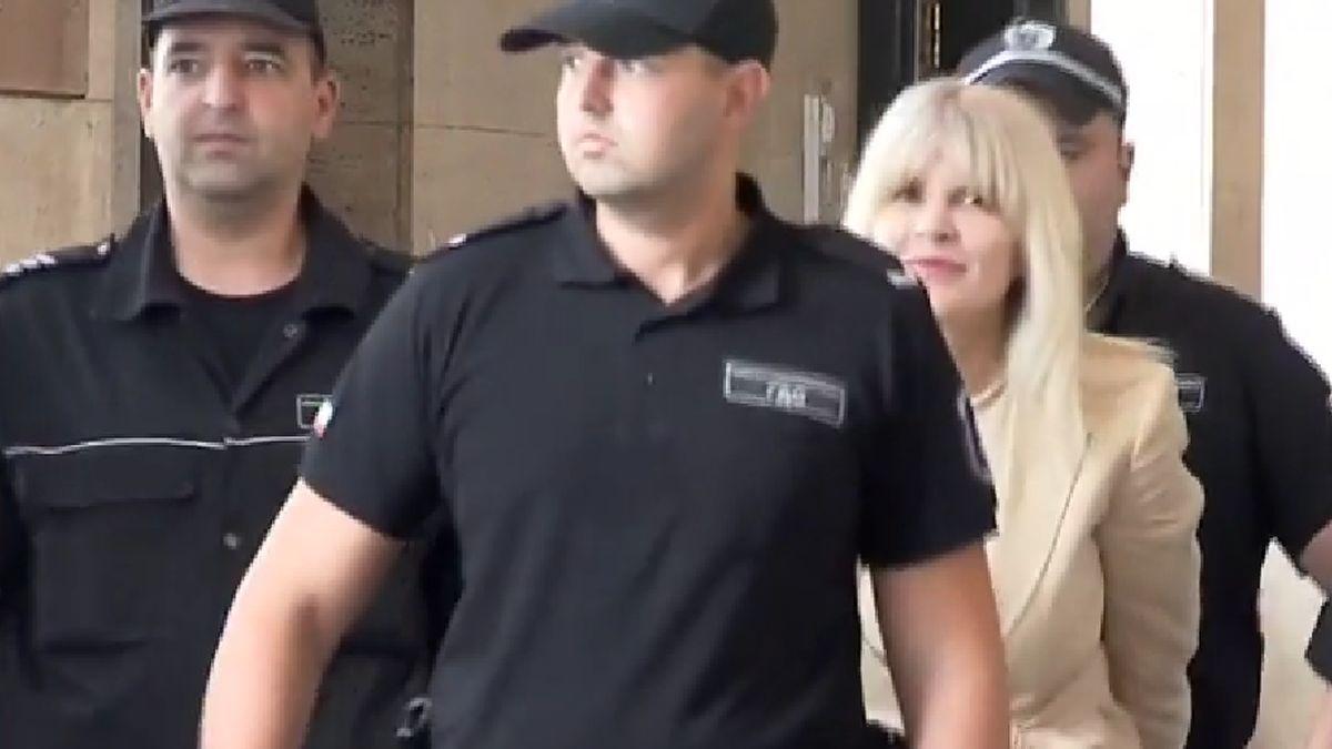 Elena Udrea, adusă în fața judecătorilor. Astăzi află dacă va fi extrădată în România