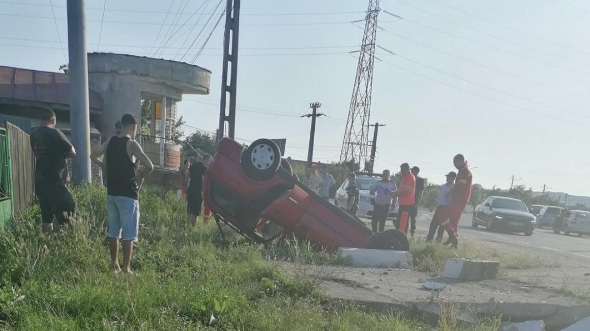 accident gorj batran masina rasturnata