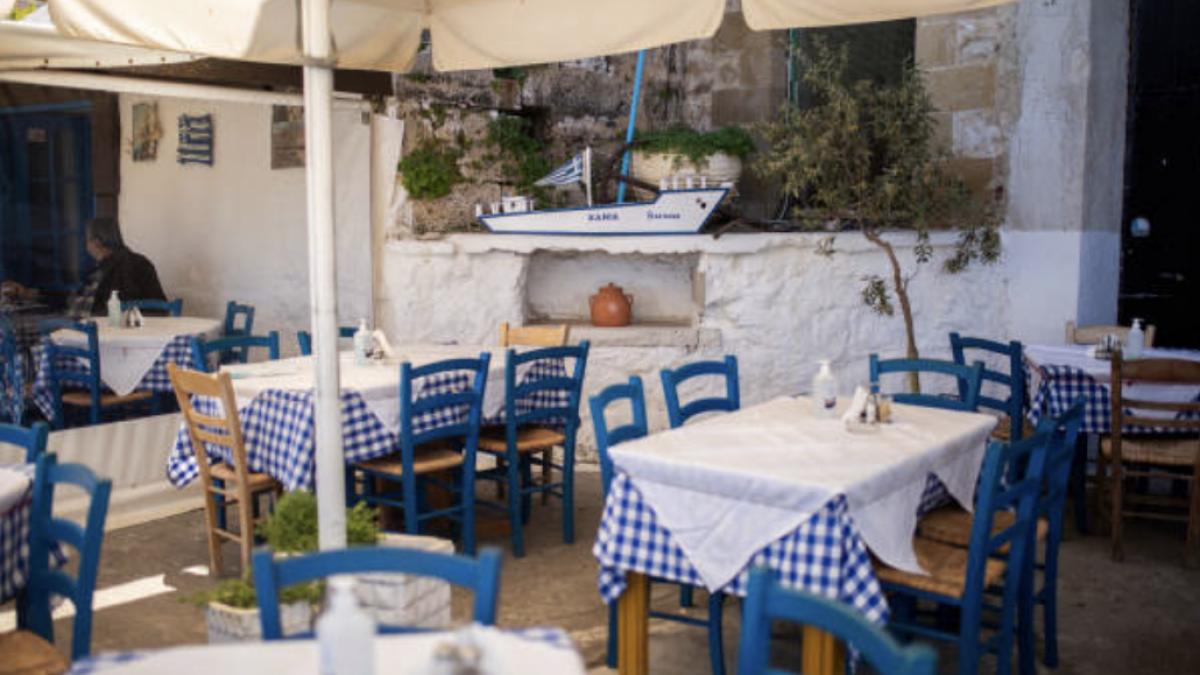 pacaliti turistii romani taverne cunoscuta plaja grecia teapa