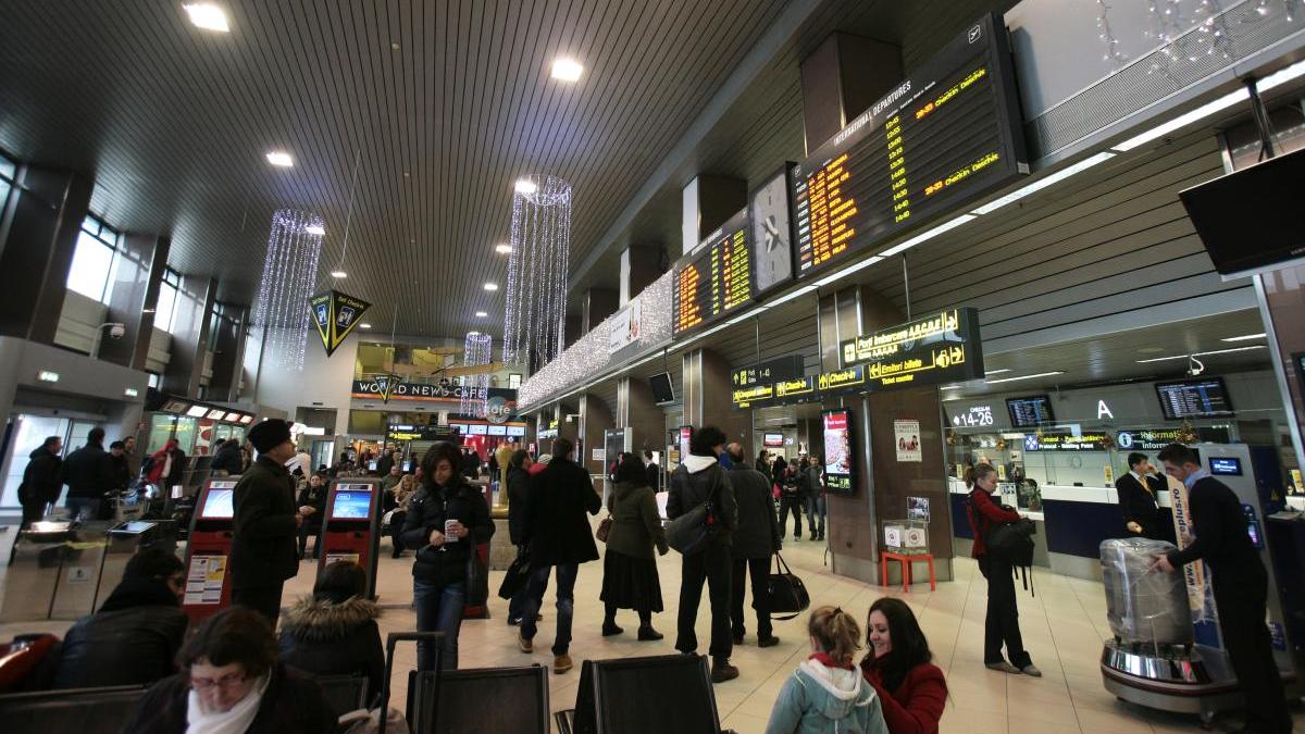 anunt-romani-pleaca-strainatate-aeroport-henri-coanda-otopeni