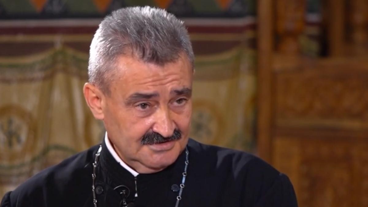 Mituri despre ţinuta în biserică, demontate de părintele Marius Moşteanu: "Aşa te faci părtaş la păcate străine" 