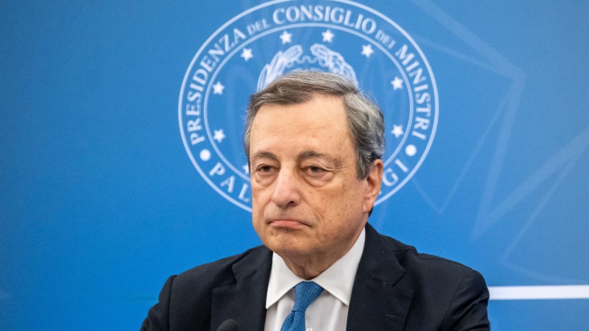 Mario Draghi si dimette dalla carica di Presidente del Consiglio italiano