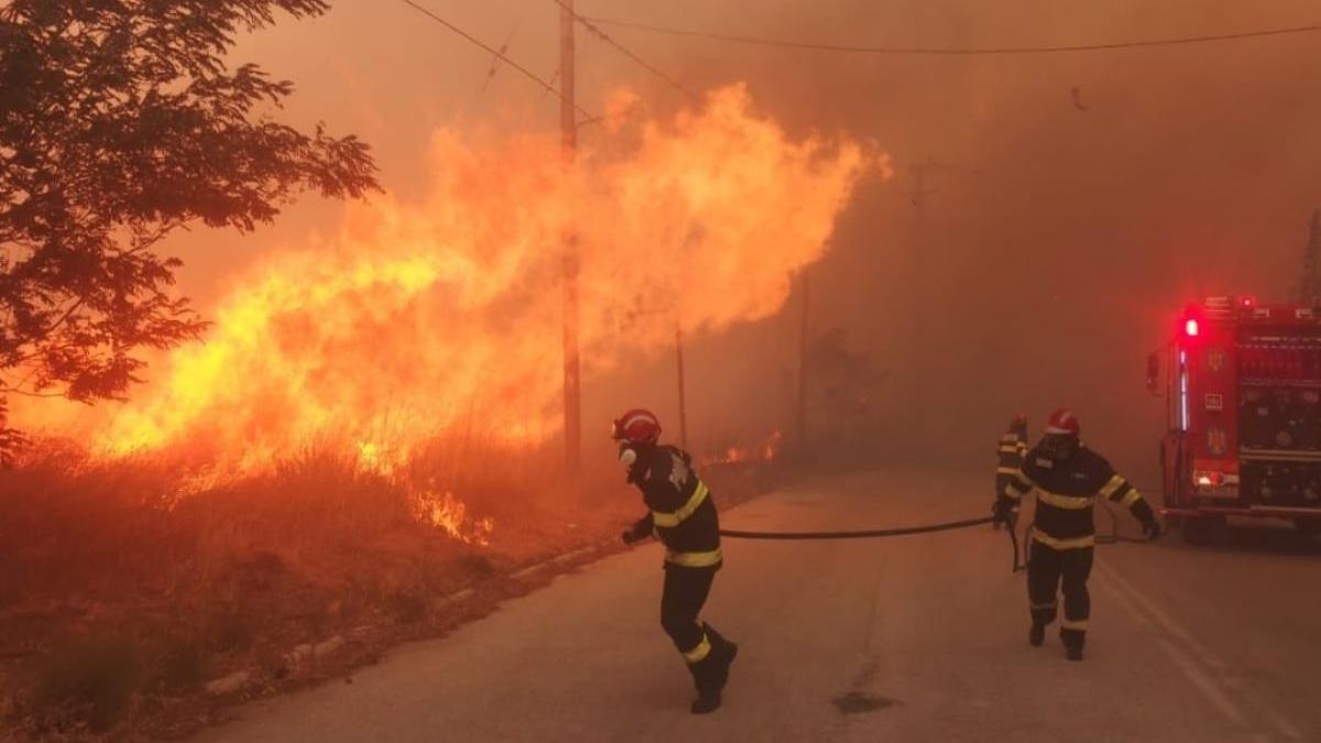 pompieri romani greci atena 23 iulie 2022