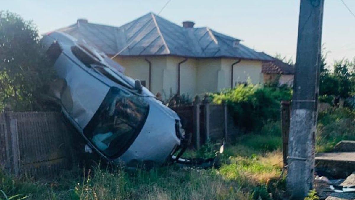 medic ati baut volan rasturnat masina garda