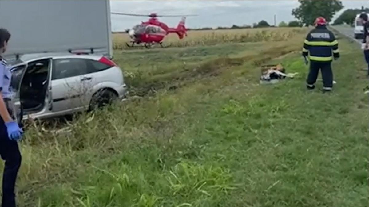 Accident rutier grav în judeţul Buzău. O femeie şi-a pierdut viaţa, iar un bărbat a gost găsit încarcerat şi inconştient