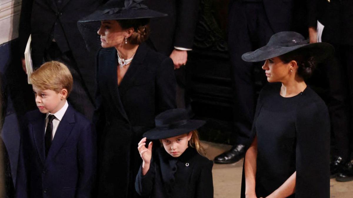 tinuta purtata kate middleton funeralii regina elisabeta