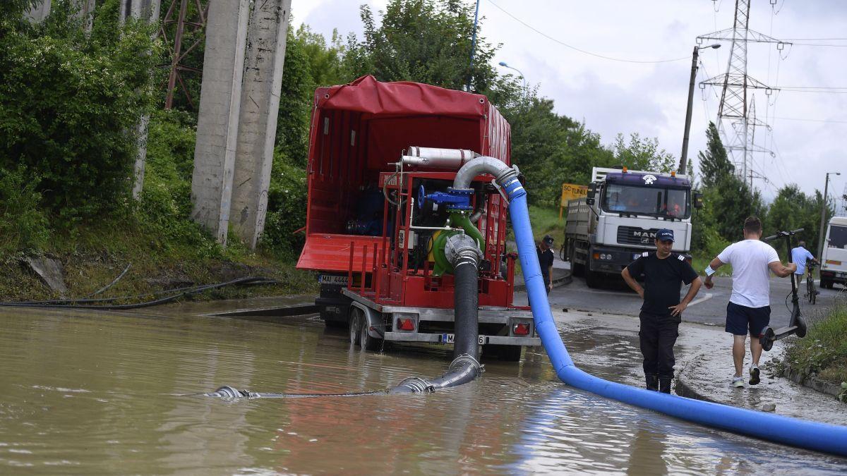 Cod portocaliu de inundații, valabil în mai multe județe ale țării