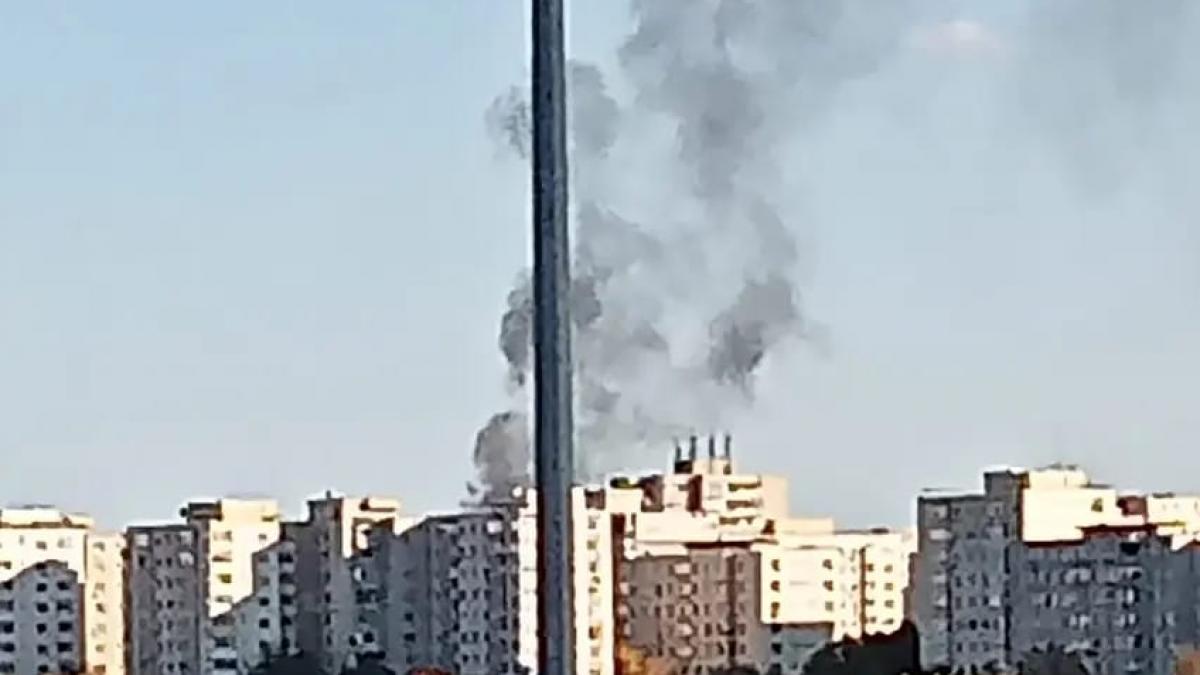 Incendiu cu degajări mari de fum în cartierul Pantelimon din Bucureşti