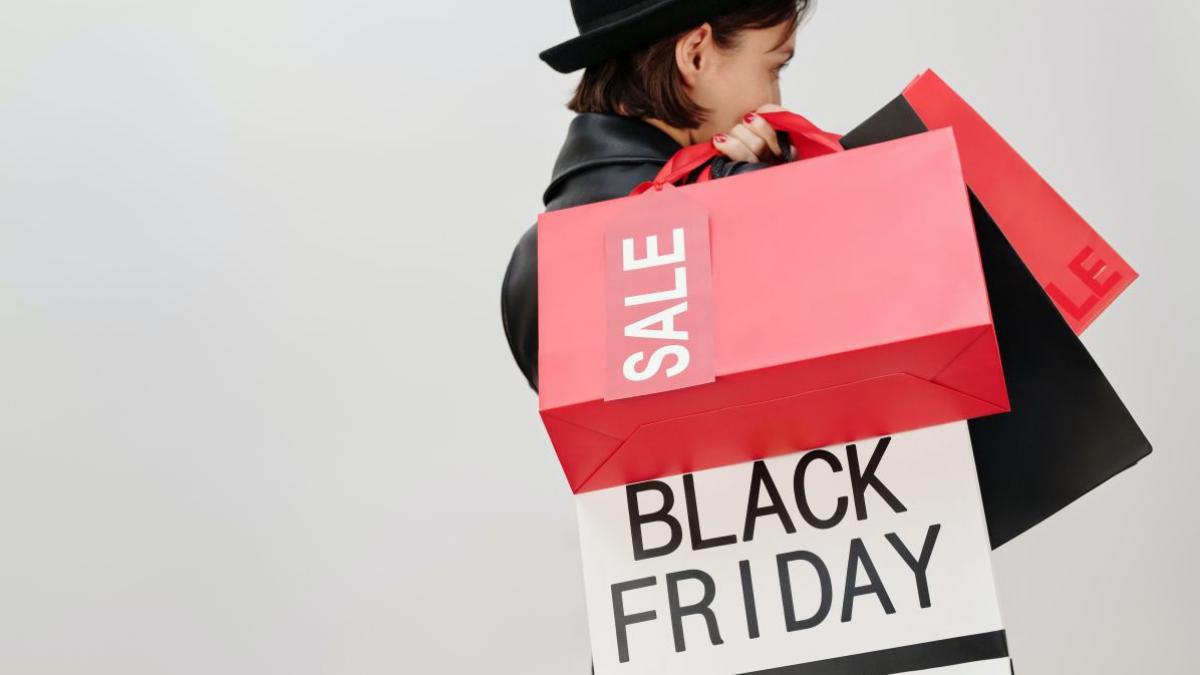 Cum faci diferența între o reducere adevărată, de Black Friday, și o păcăleală. Sorin Mierlea, InfoCons: ”Țineți minte asta!”