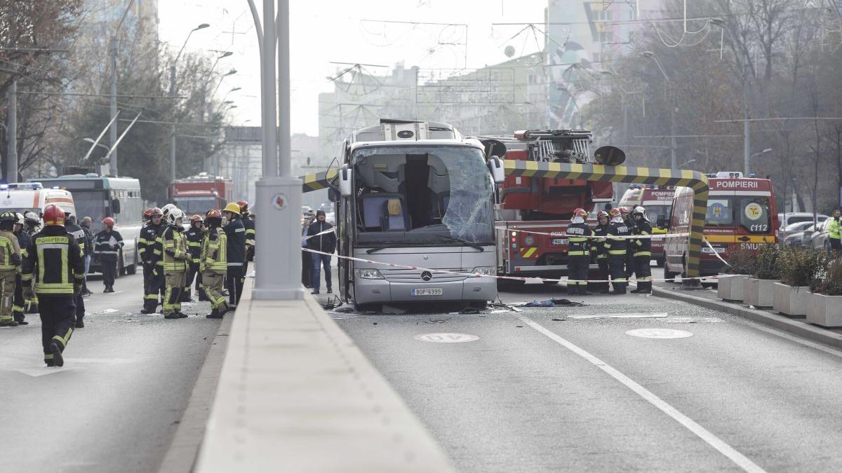 accident autocar pasajul unirii