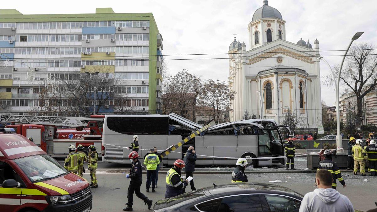 accident autocar pasajul unirii