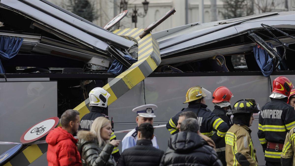 accident autocar pasajul unirii