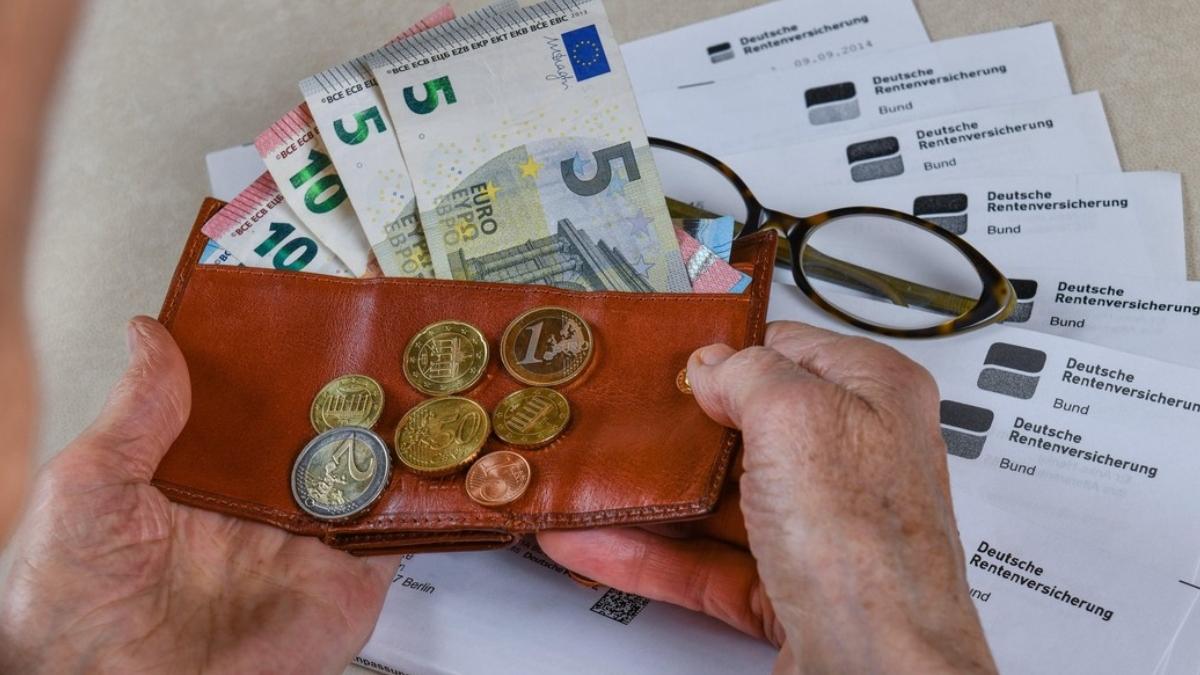 calendar pensii posta romana pensionari sistem de pensii ministerul muncii