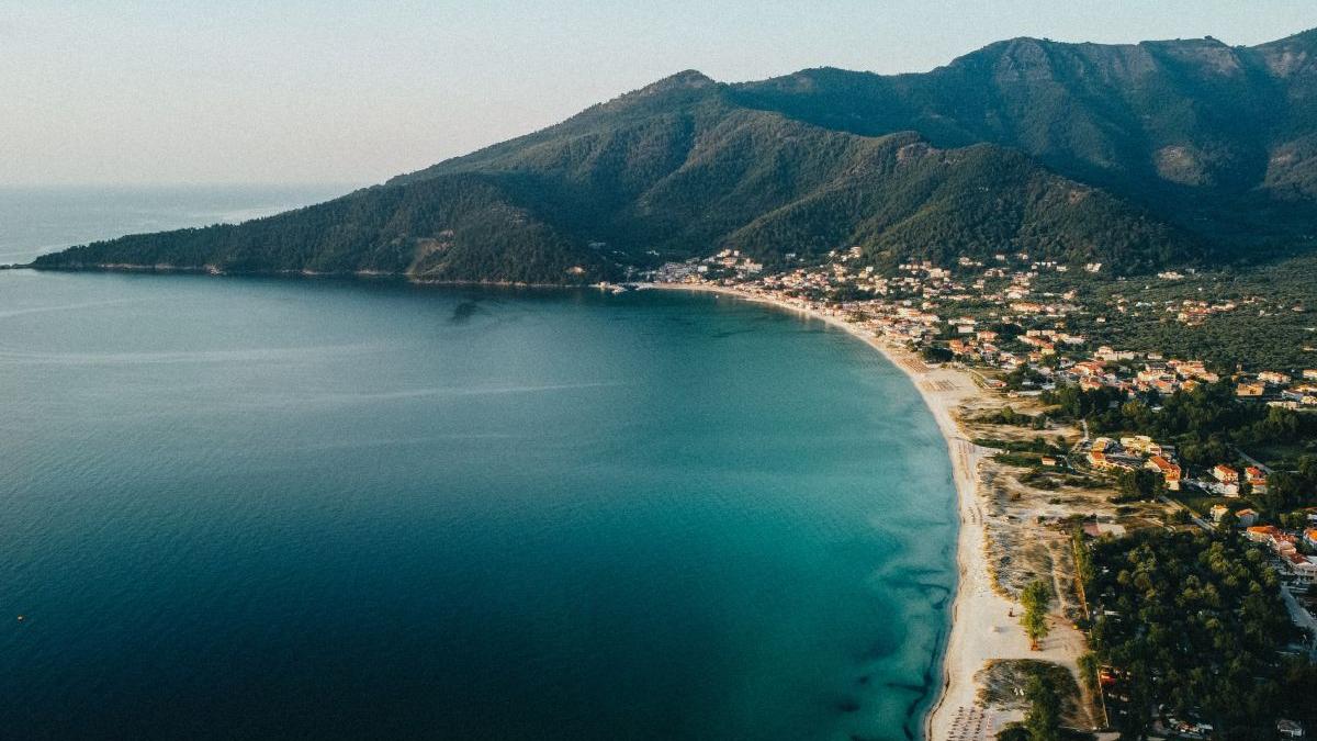 cum a ajuns thassos destinatia turistica preferata a romanilor