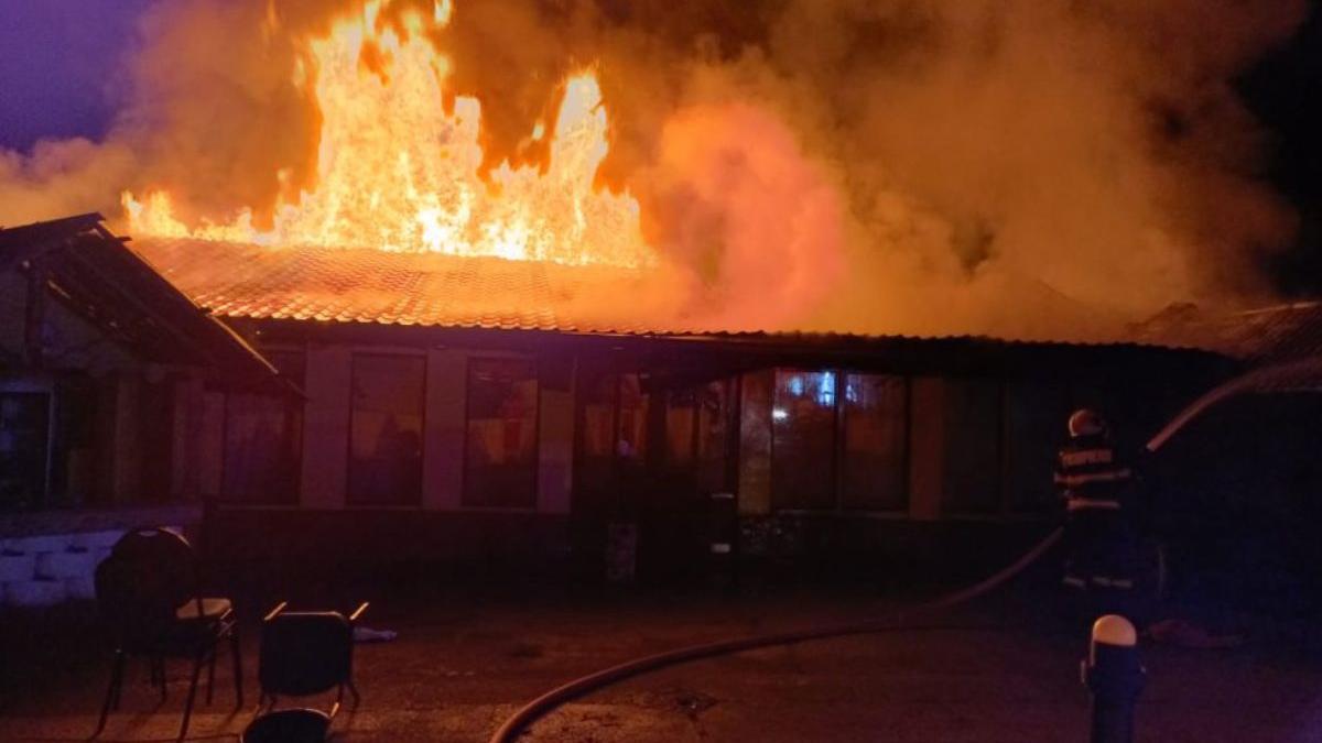 incendiu acoperis restaurant brasov