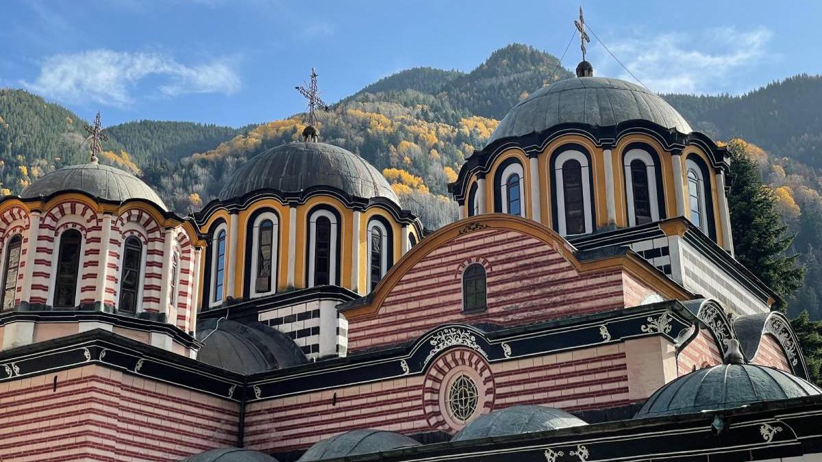 patrimoniu unesco in bulgaria manastirea rila cea mai mare si cunoscuta manastire ortodoxa bulgaria