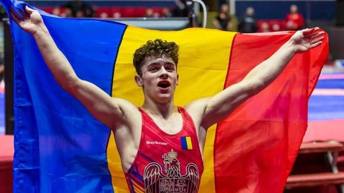 el este denis mihai luptatorul de aur al romaniei la campionatele europene de lupte u23 de la bucuresti