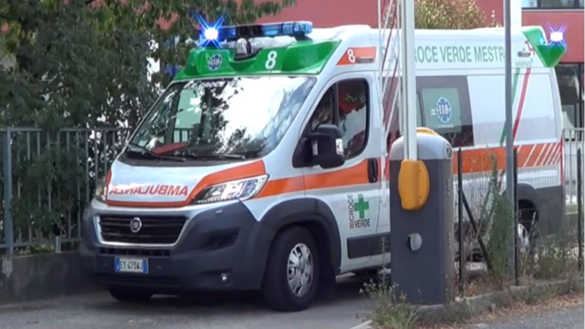 Un’ambulanza ha percorso 3.600 km per trasportare una donna rumena da Bucarest all’Italia