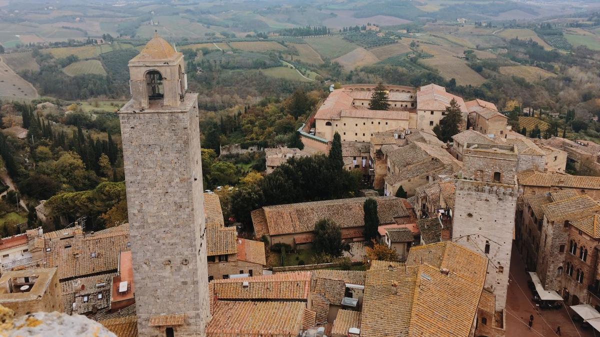 san gimignano orasul cu zgarie nori din perioada medievala