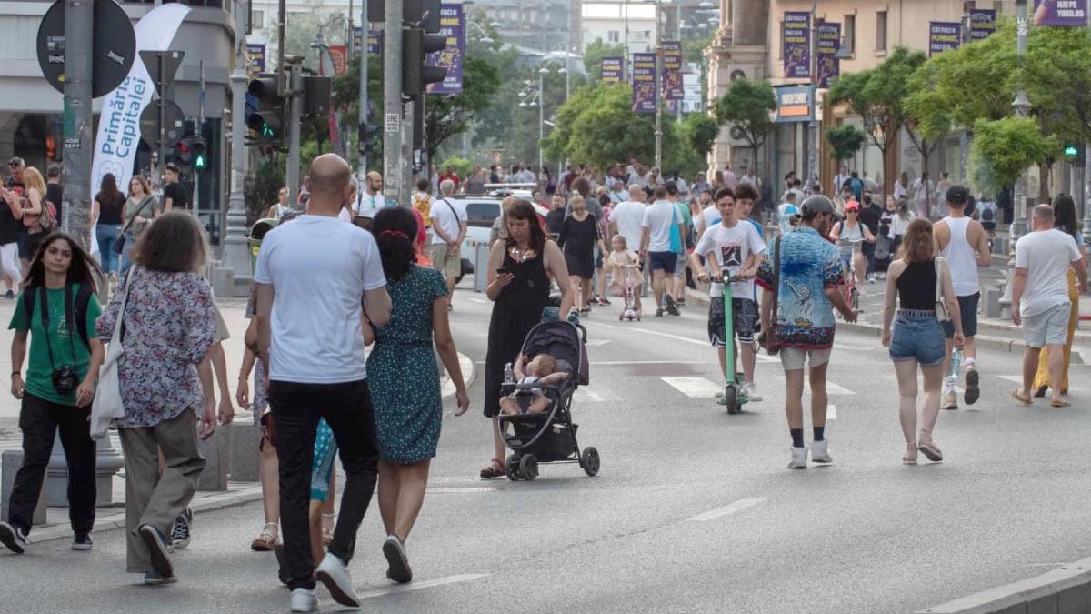 strazi deschise bucuresti