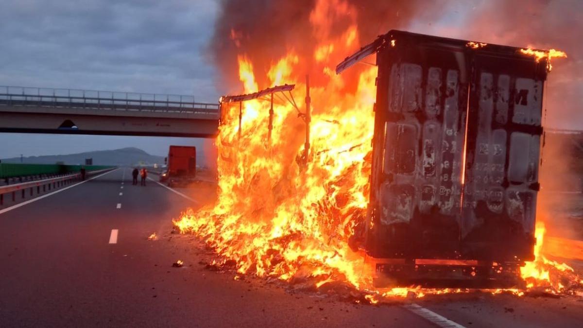 incendiu autostrada sebes turda