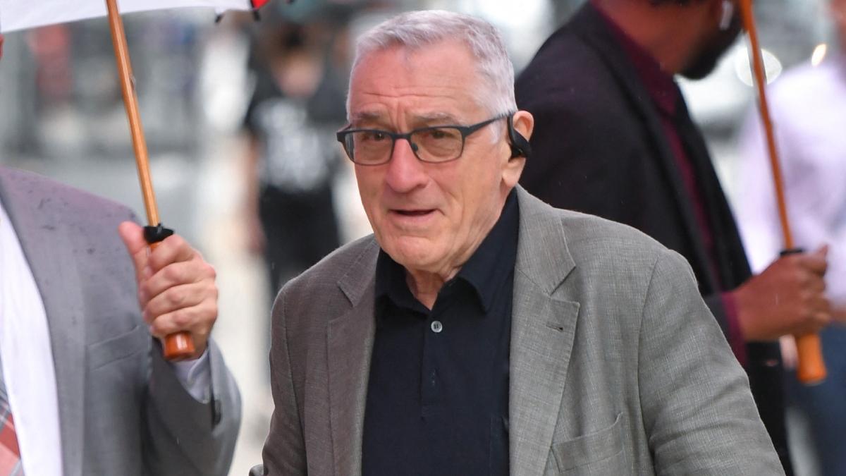 Robert de Niro a devenit tată pentru a șaptea oară. Sunt peste 50 de ani între cel mai mare şi cel mai mic copil al său