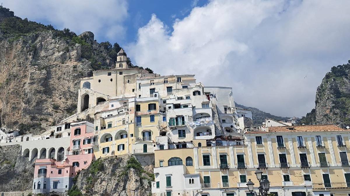 capri insula unde sirenele l au atras pe ulise