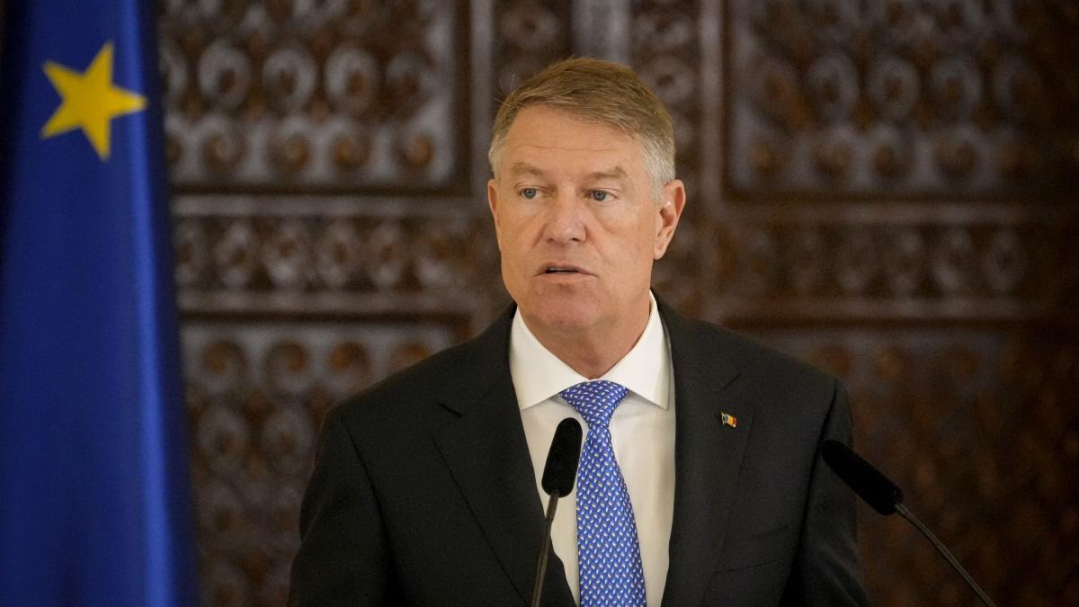 klaus iohannis iohannis cheama in tara mai multi ambasadori si inainteaza in grad ofiteri spp