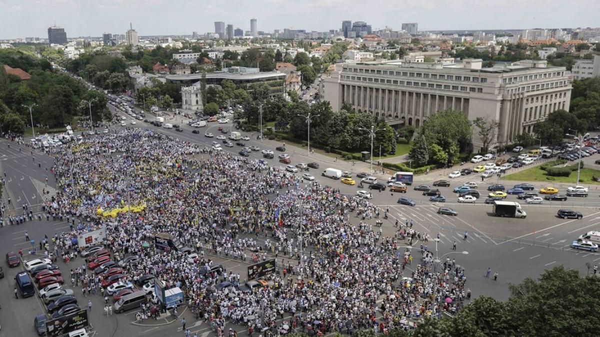 România se revoltă! Şase mari domenii amenință Guvernul cu greve | Programul protestelor