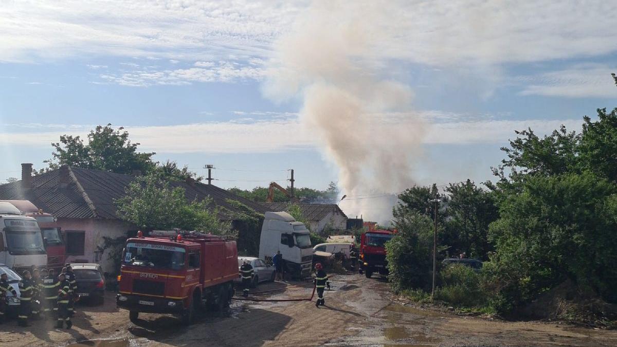 incendiu centru deseuri bucuresti